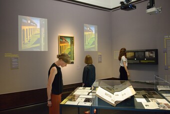 Transparentes Museum, Ausstellungsraum zum Thema »Forschen – Fälschungen« © Hamburger Kunsthalle Foto: Kay Riechers