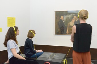 Transparentes Museum Multimediastation zum Thema »Ausstellen – Gipskopien« © Hamburger Kunsthalle Foto: Kay Riechers