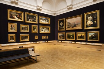 Raumansicht Makart-Saal mit blockartiger Hängung © Hamburger Kunsthalle / bpk Foto: Fred Dott Raumansicht Makart-Saal mit blockartiger Hängung © Hamburger Kunsthalle / bpk Foto: Fred Dott