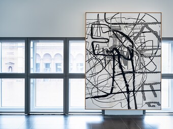 Installationsansicht der Ausstellung ALBERT OEHLEN. Computerbilder Hamburger Kunsthalle, 13. September 2024 bis 2. März 2025 Privatsammlung, Berlin, Courtesy Galerie Max Hetzler, Berlin | Paris | London | Marfa © Albert Oehlen / VG Bild-Kunst, Bonn 2024 © Hamburger Kunsthalle, Foto: Fred Dott Installationsansicht der Ausstellung ALBERT OEHLEN. Computerbilder Hamburger Kunsthalle, 13. September 2024 bis 2. März 2025 Privatsammlung, Berlin, Courtesy Galerie Max Hetzler, Berlin | Paris | London | Marfa © Albert Oehlen / VG Bild-Kunst, Bonn 2024 © Hamburger Kunsthalle, Foto: Fred Dott