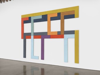 David Novros (*1941), Asturias 2, 2022, Öl auf Leinwand, insg. 342,9 x 457,2 cm, Collection of the artist, courtesy of Paula Cooper Gallery, New York © 2025 David Novros / VG Bild-Kunst, Bonn 2025. Courtesy Paula Cooper Gallery, New York, Foto: Steven Probert David Novros (*1941), Asturias 2, 2022, Öl auf Leinwand, insg. 342,9 x 457,2 cm, Collection of the artist, courtesy of Paula Cooper Gallery, New York © 2025 David Novros / VG Bild-Kunst, Bonn 2025. Courtesy Paula Cooper Gallery, New York, Foto: Steven Probert