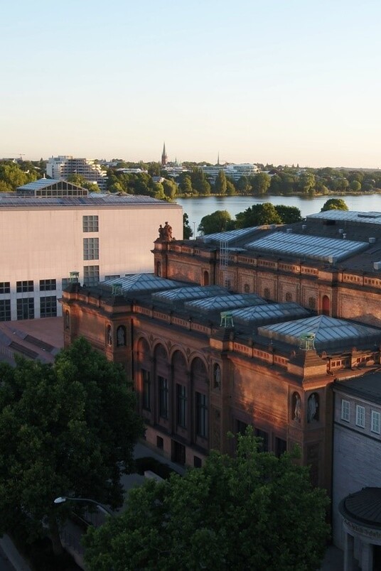 Luftaufnahme Hamburger Kunsthalle, Filmstill aus »Max Liebermann: Der  Weg in die Moderne«, Dokumentation von Susanne Brand, arte/NDR (2019)
