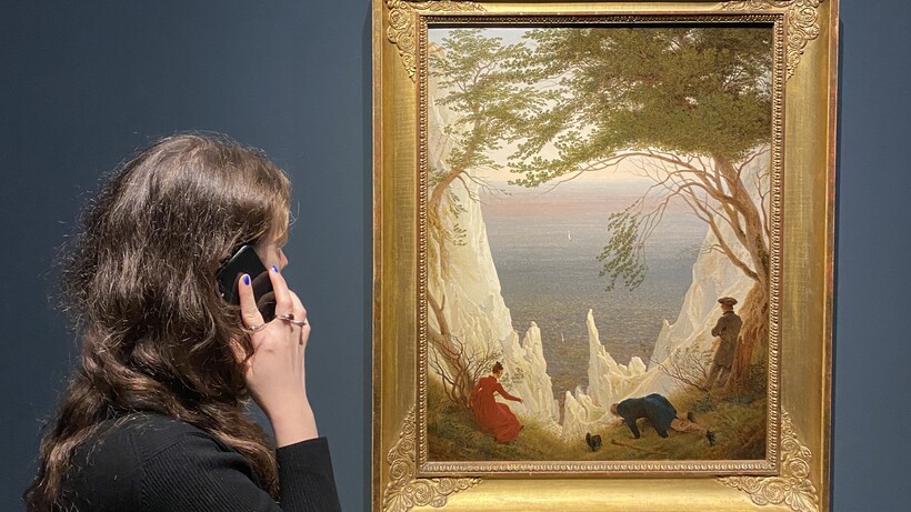 In der Caspar David Friedrich Ausstellung mit Audio-Guide, Foto: Hamburger Kunsthalle