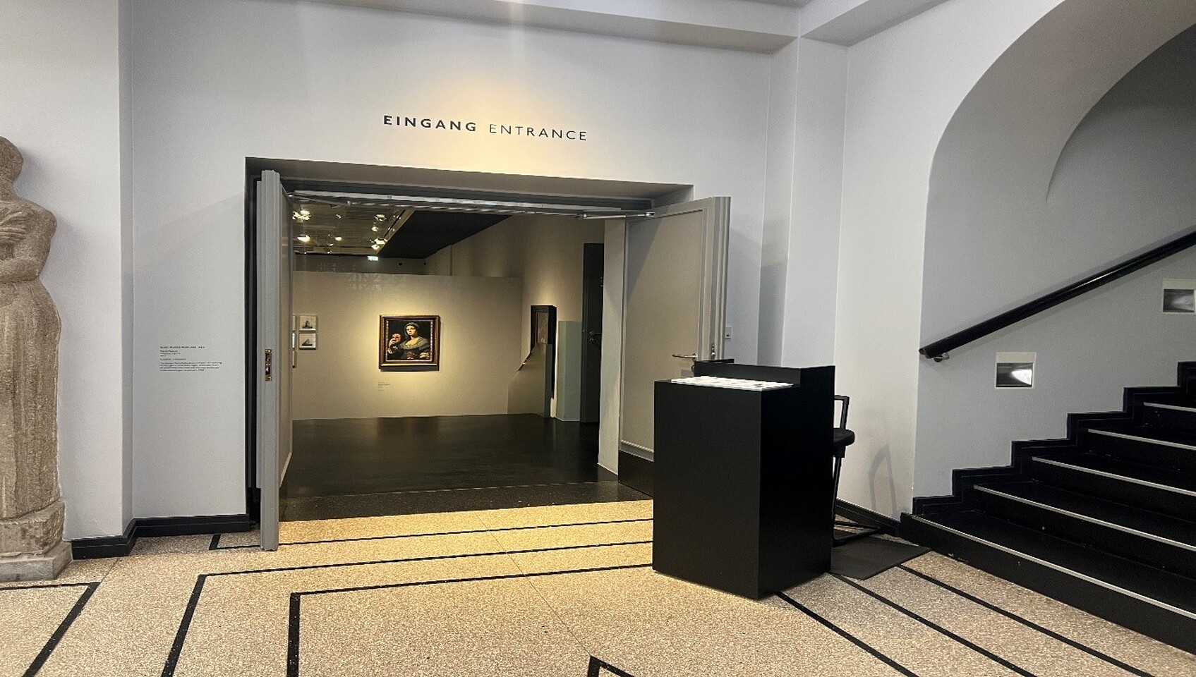 Hubertus-Wald-Forum Eingang Ausstellung