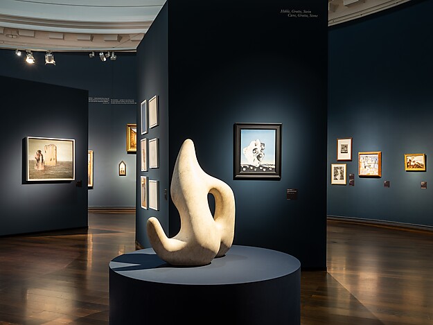 Installationsansicht »Rendezvous der Träume. Surrealismus und deutsche Romantik«, Hamburger Kunsthalle 2025, Foto: Fred Dott Installationsansicht »Rendezvous der Träume. Surrealismus und deutsche Romantik«, Hamburger Kunsthalle 2025, Foto: Fred Dott