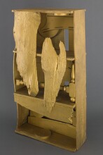 Louise Nevelson (1899–1988) Royal Fire, 1960 Holz, vergoldet, 79,5 x 44,2 x 20 cm Musée des Beaux-Arts de Lyon © Lyon MBA Foto: Martial Couderette © VG Bild-Kunst, Bonn 2023